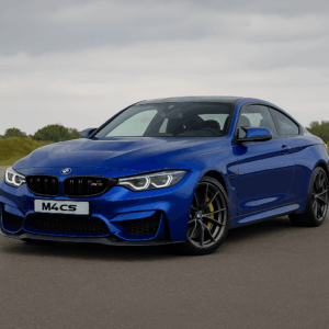 BMW M4 CS i blå – sportsbil med kraftfuld ydeevne, enkel bestilling og hurtig levering til fleksibel leasing hos LeasingBird.