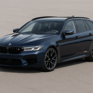 BMW M5 Touring mild hybrid i mørkeblå – rummelig stationcar til enkel, hurtig og fleksibel leasing hos LeasingBird.