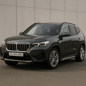 BMW X1 xDrive30e hybridbil i antracitgrå – rummelig, økonomisk kompakt SUV til fleksibel & hurtig leasing hos LeasingBird.