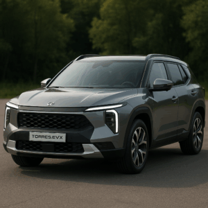 KGM Torres EVX hybridbil i grå – kompakt SUV, rummelig og brændstofeffektiv til fleksibel leasing med enkel, hurtig levering.