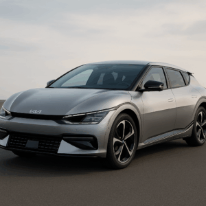 Kia EV6 elbil i sølv – rummelig kompakt SUV med effektiv el-teknologi til enkel, hurtig og fleksibel leasing hos LeasingBird.