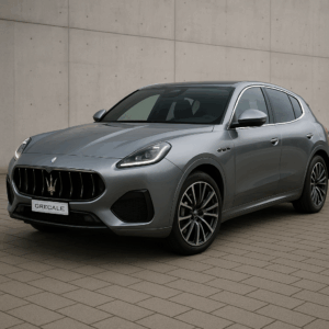 Maserati Grecale hybridbil i grå – kompakt SUV til enkel leasing, hurtig levering og fleksibel kontrakt hos LeasingBird.